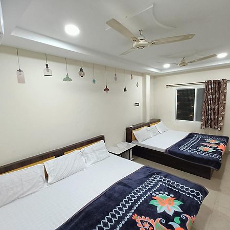 Hotel Shipra Inn Уджайн Екстериор снимка
