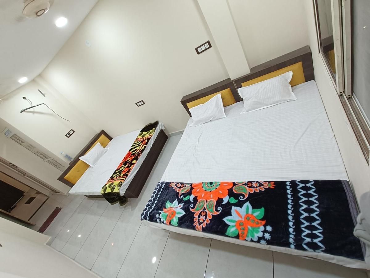 Hotel Shipra Inn Уджайн Екстериор снимка