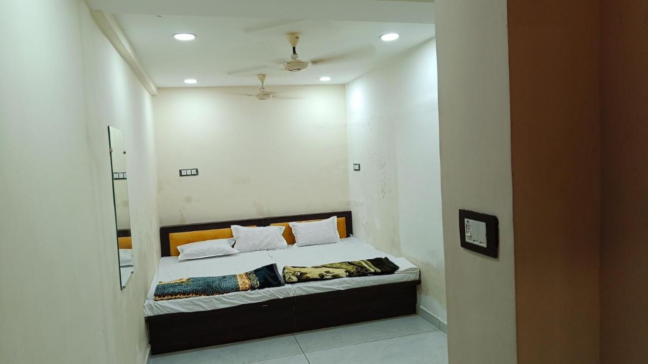 Hotel Shipra Inn Уджайн Екстериор снимка