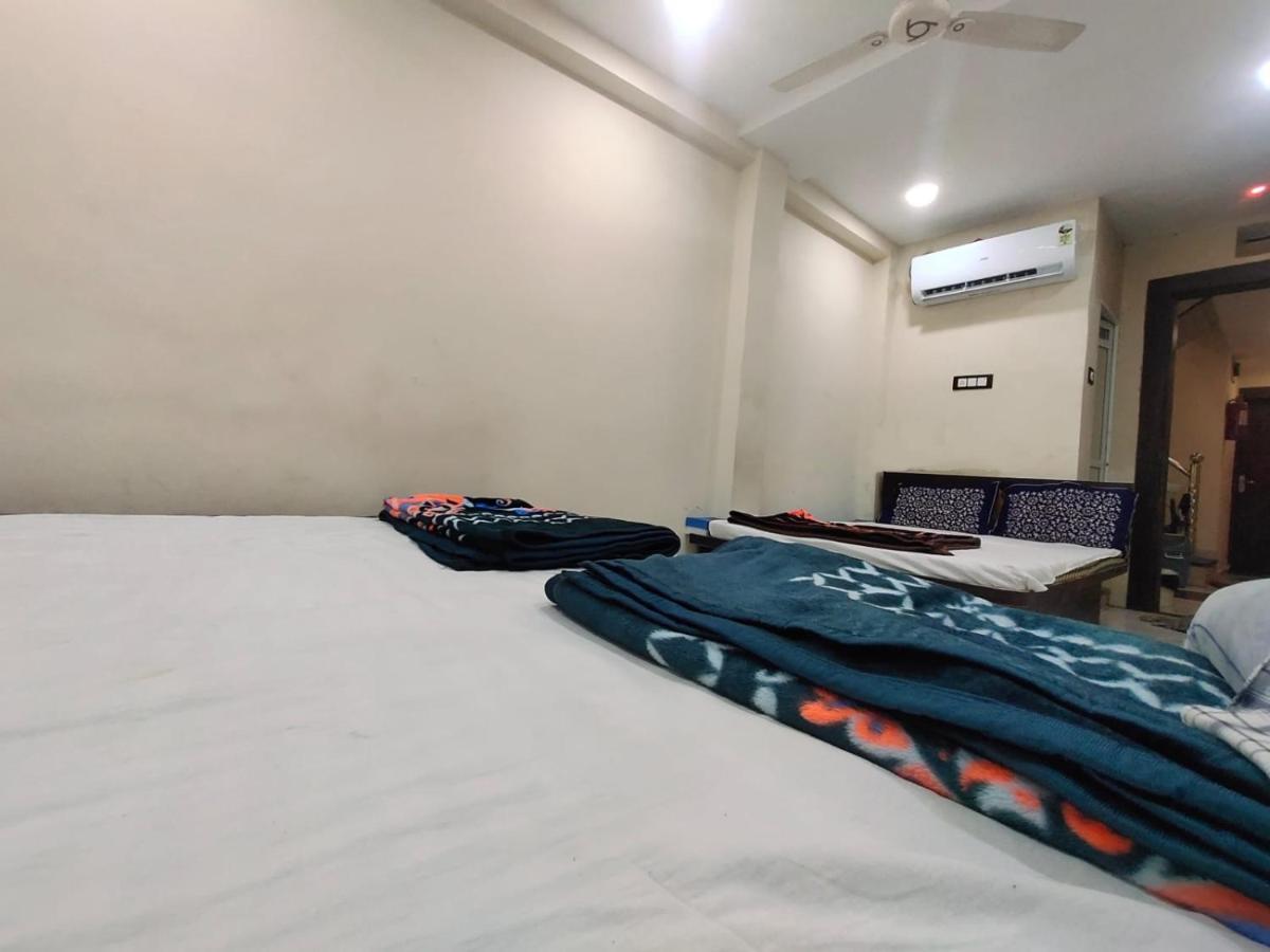 Hotel Shipra Inn Уджайн Екстериор снимка