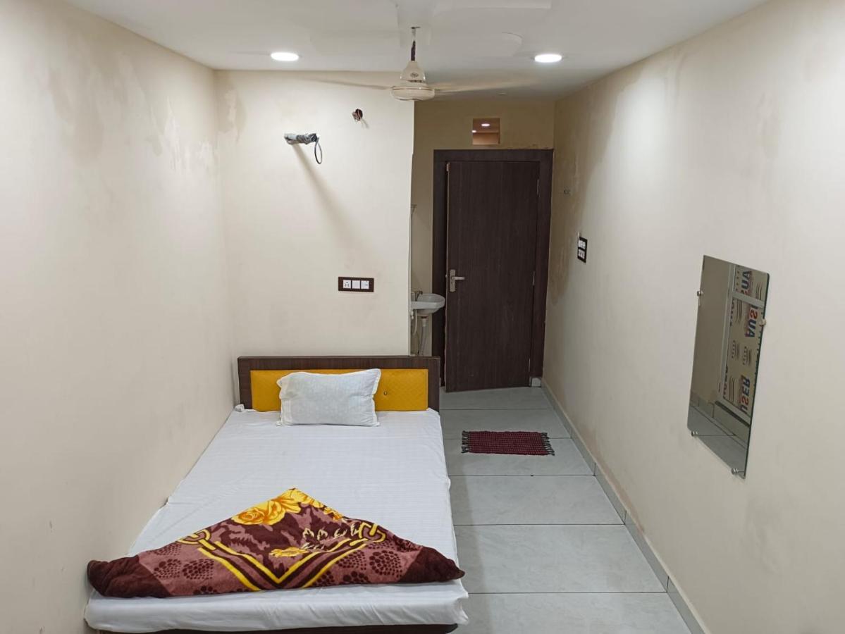 Hotel Shipra Inn Уджайн Екстериор снимка