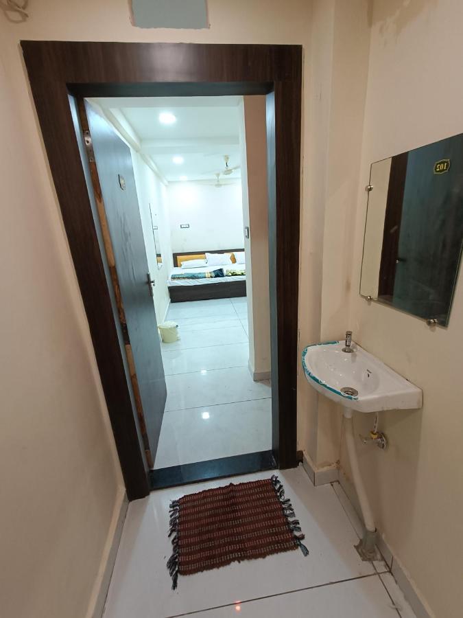 Hotel Shipra Inn Уджайн Екстериор снимка