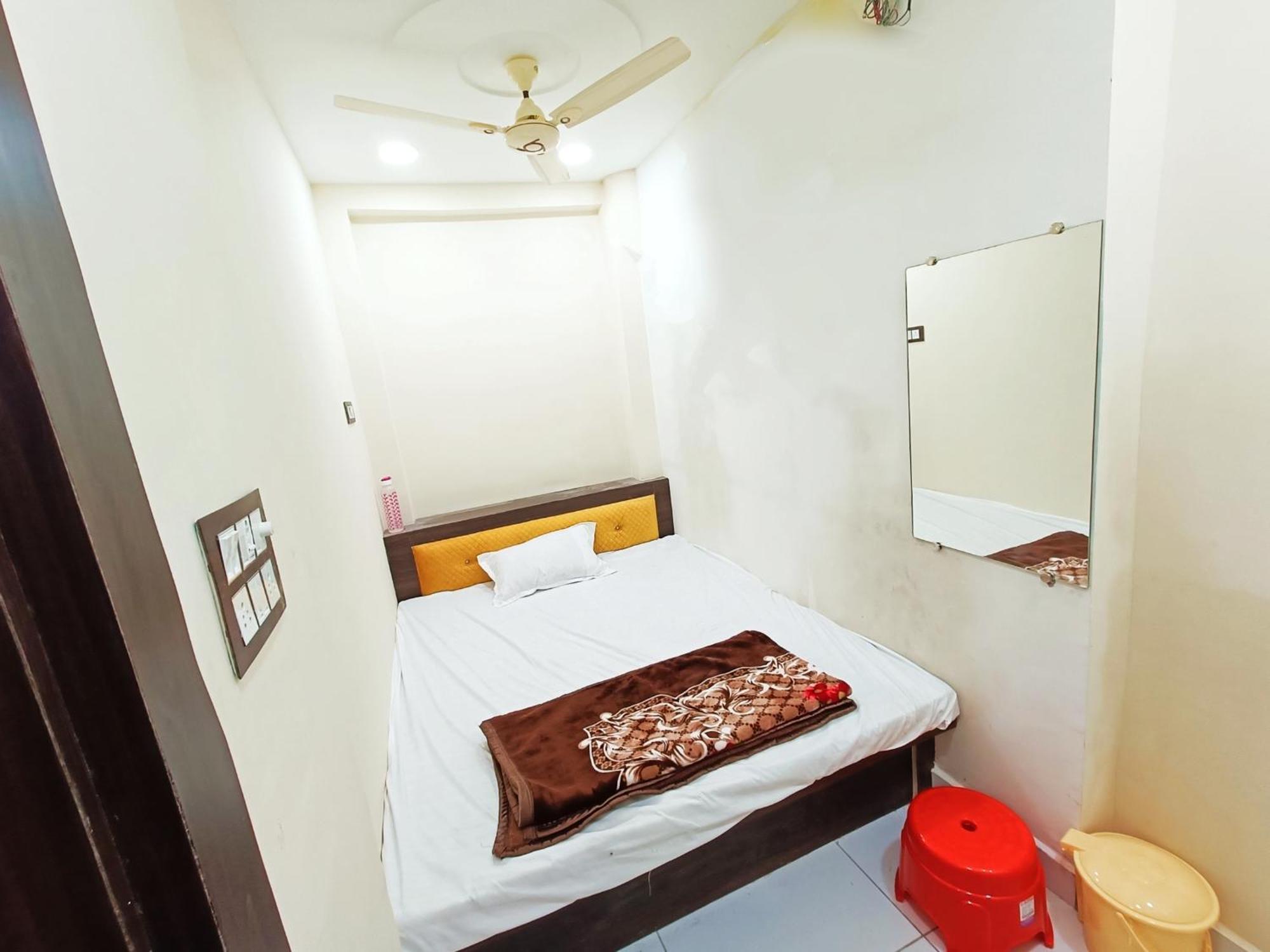 Hotel Shipra Inn Уджайн Екстериор снимка