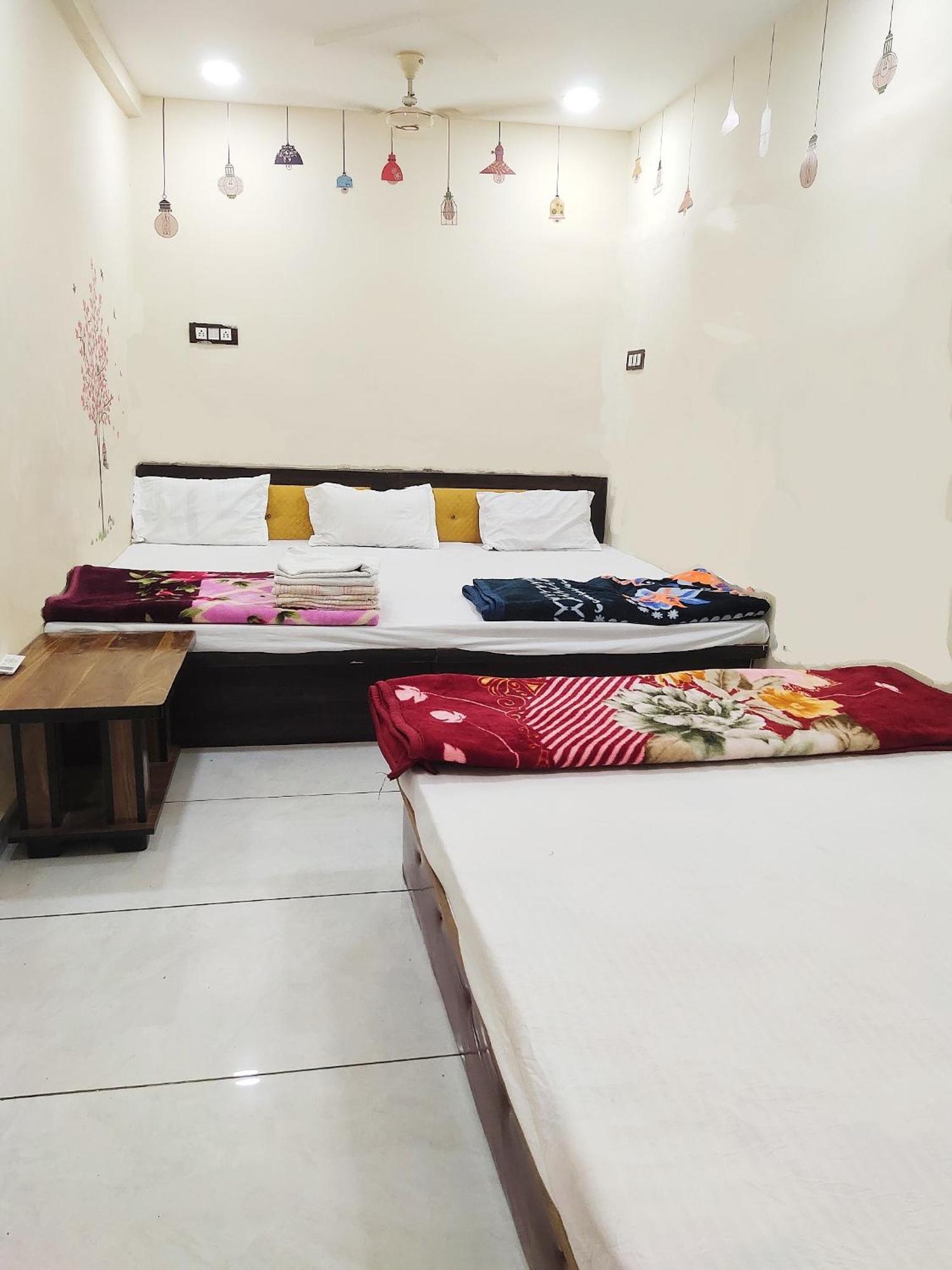 Hotel Shipra Inn Уджайн Екстериор снимка